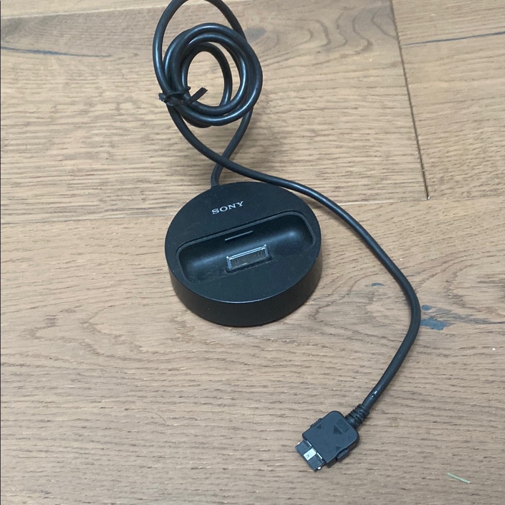 Sony Black IPod Playing/Charging Station